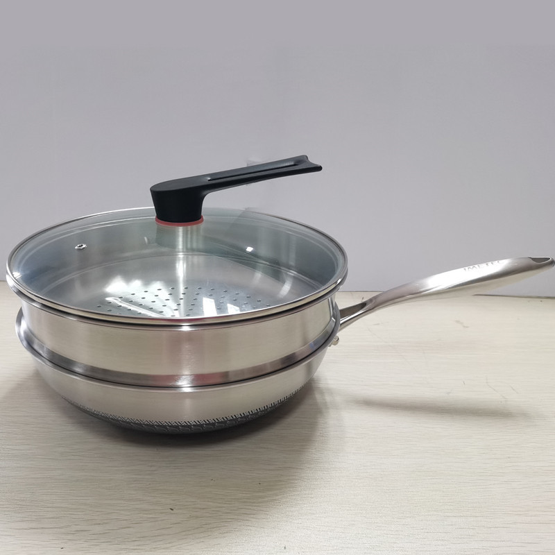 김이 나는 격자가있는 34cm