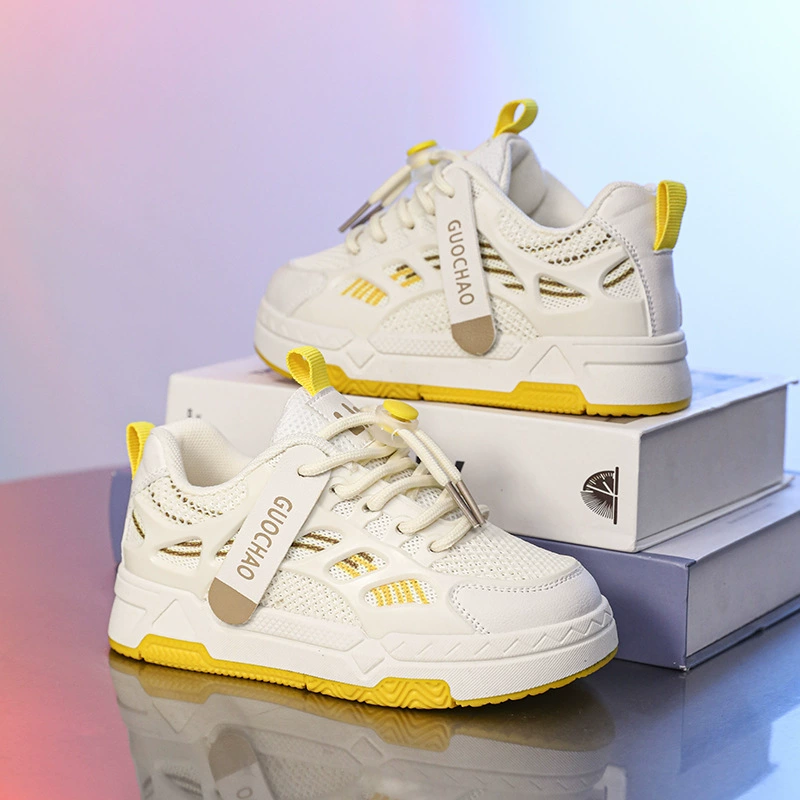 Корейская версия 2024 новые детские спортивные кроссовки для мальчиков сетка дышащая легкая беговая обувь для девочек начальной школы досуг