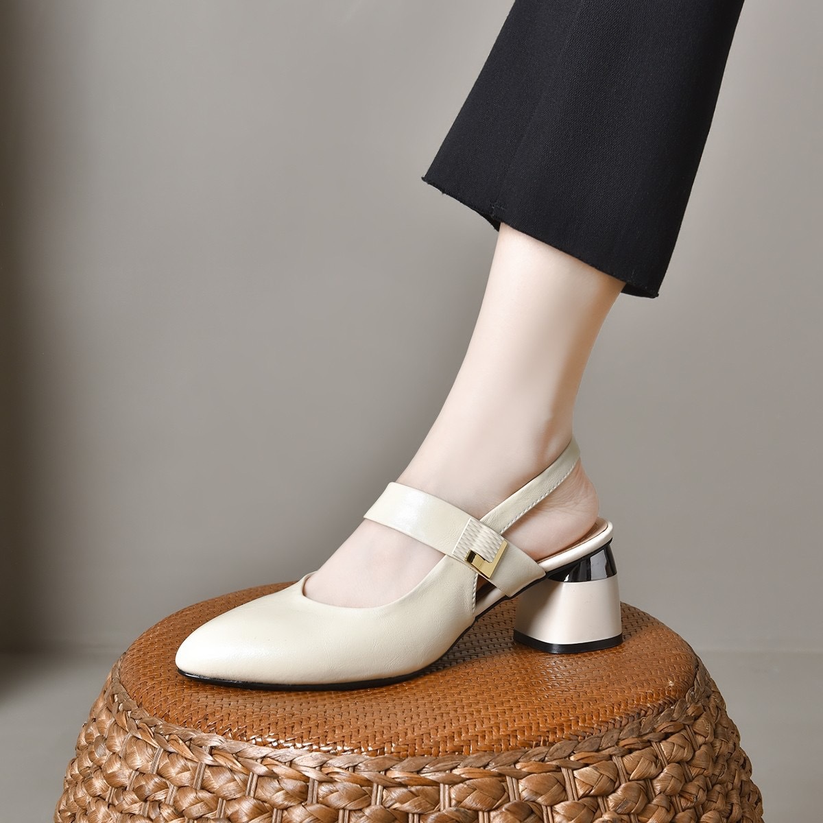 Sandal nữ da thật mũi nhọn gót vuông 5 cm quai ngang hở gót — Kaki-cao gót 5 cm