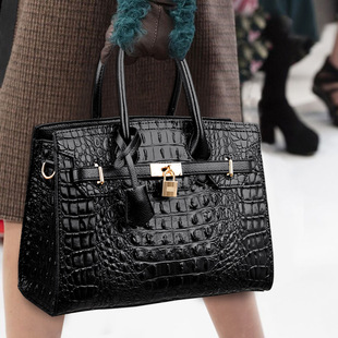 �{�~�y����������ƤŮ���μ�б����2025�¿�r�ЄP�����AƤ��