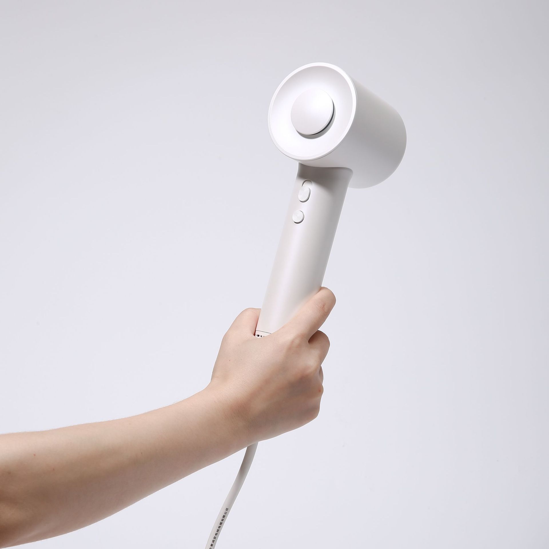 Secador de pelo de alta velocidad con viento fuerte y gran potencia para uso en hoteles y en el hogar, popular en plataformas de comercio electrónico transfronterizo, gran flujo de aire, frecuencia variable, aire caliente y frío, secado rápido.