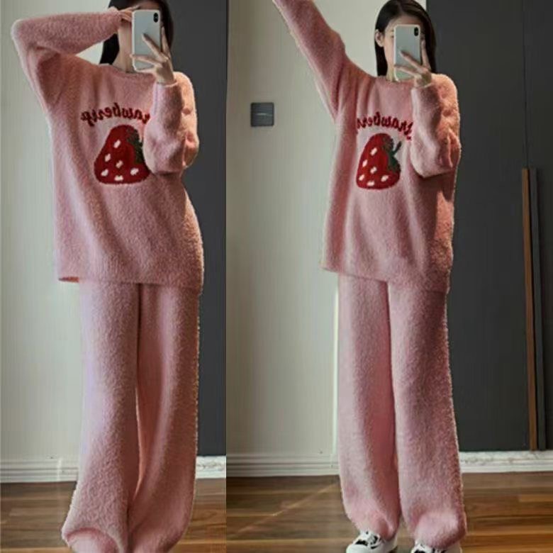 ハート型のサンゴのパジャマの女性の冬の厚いベルベットの保温の甘い愛の高級感の大きいサイズの家庭服のスーツ