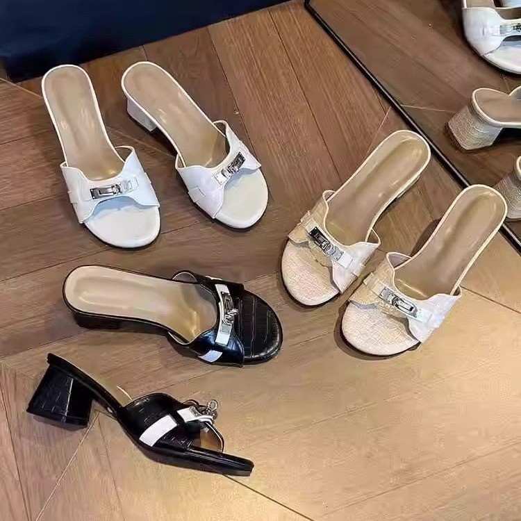 拖鞋女2025年夏季新款法式一字带圆头粗跟凉拖外穿百搭露趾高跟鞋