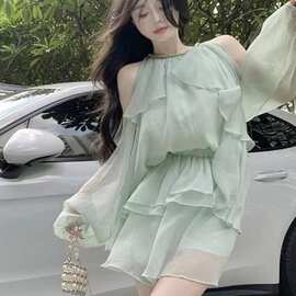 气质淑女洋气套装法式一字肩上衣辣妹露肩茶歇在逃公主裙两件套