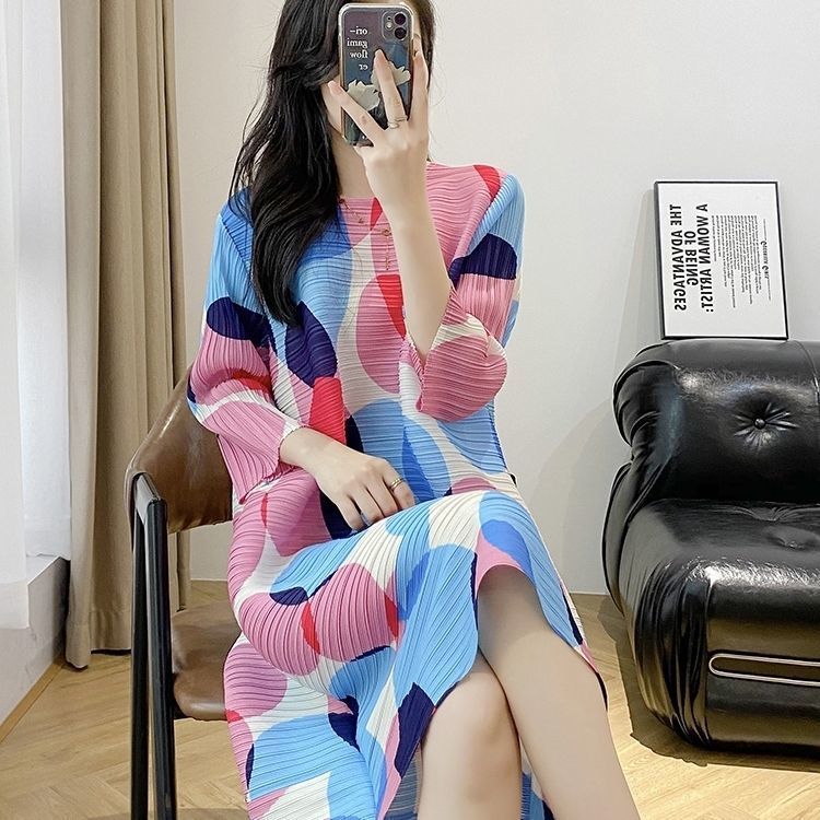 三宅褶皱连衣裙2023夏季新款印花海边度假宽松大码女装胖mm孕妇装