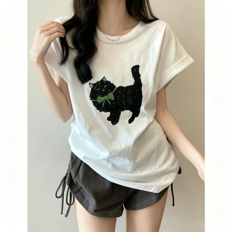 White Pure Cotton Short-Sleeved T-Shirt for Women, Summer 2026 New Style, Retro Hong Kong Chic, Unique and Distinctive Design Top White Pure Cotton Short-Sleeved T-Shirt for Women, Summer 2026 New Style, Retro Hong Kong Chic, Unique and Distinctive Design Top