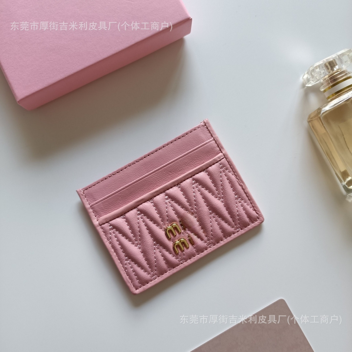 New Genuine Leather Small Wallet, Compact Folding Coin Purse for Women, Pleated Multi-Card Slots, Large Capacity Hand-Held Card Holder Wholesale