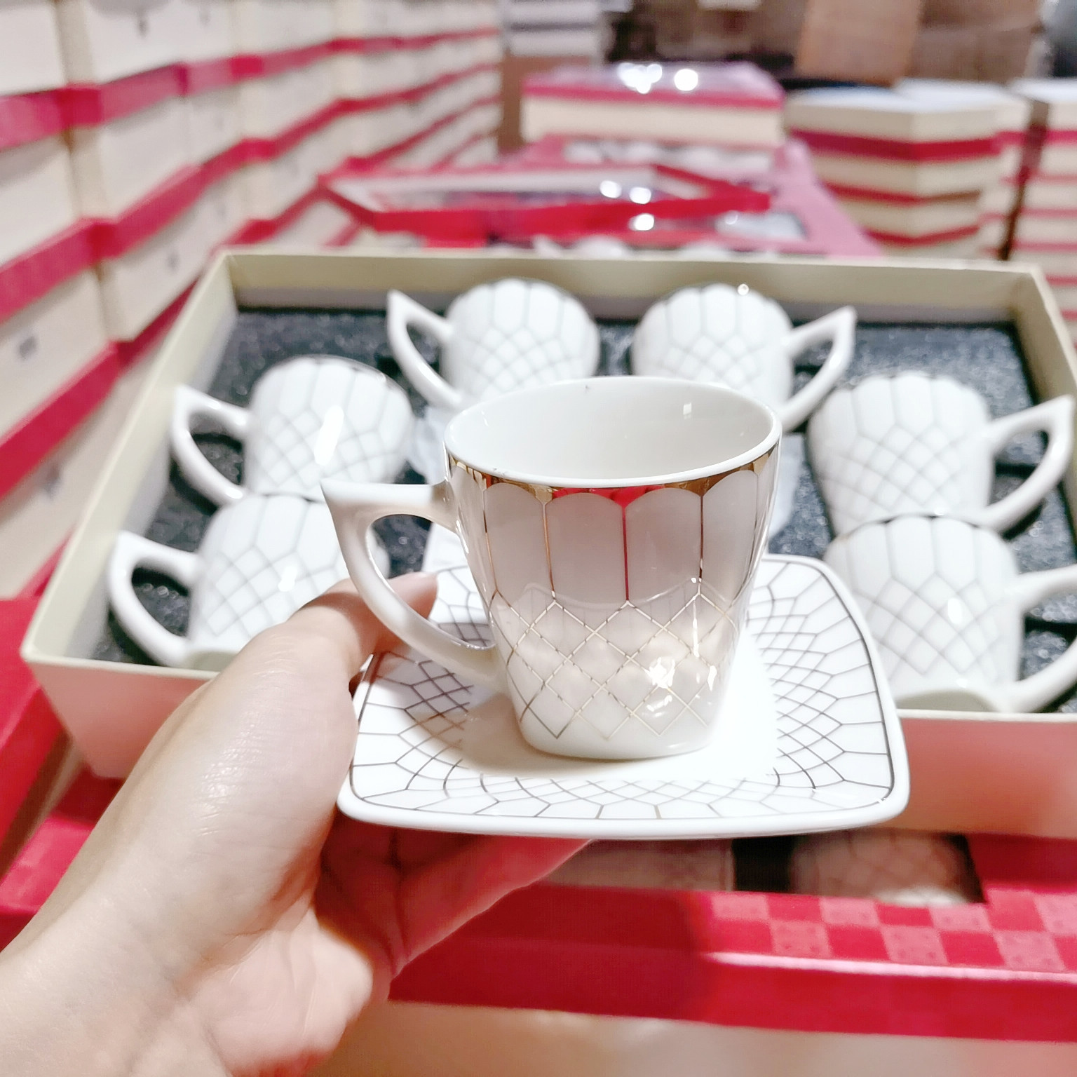 Oriente Medio concentrado de cerámica taza de café y platillo traje de pintura de oro gran pared lado pequeña capacidad 125ml taza de café 6 piezas conjunto venta al por mayor