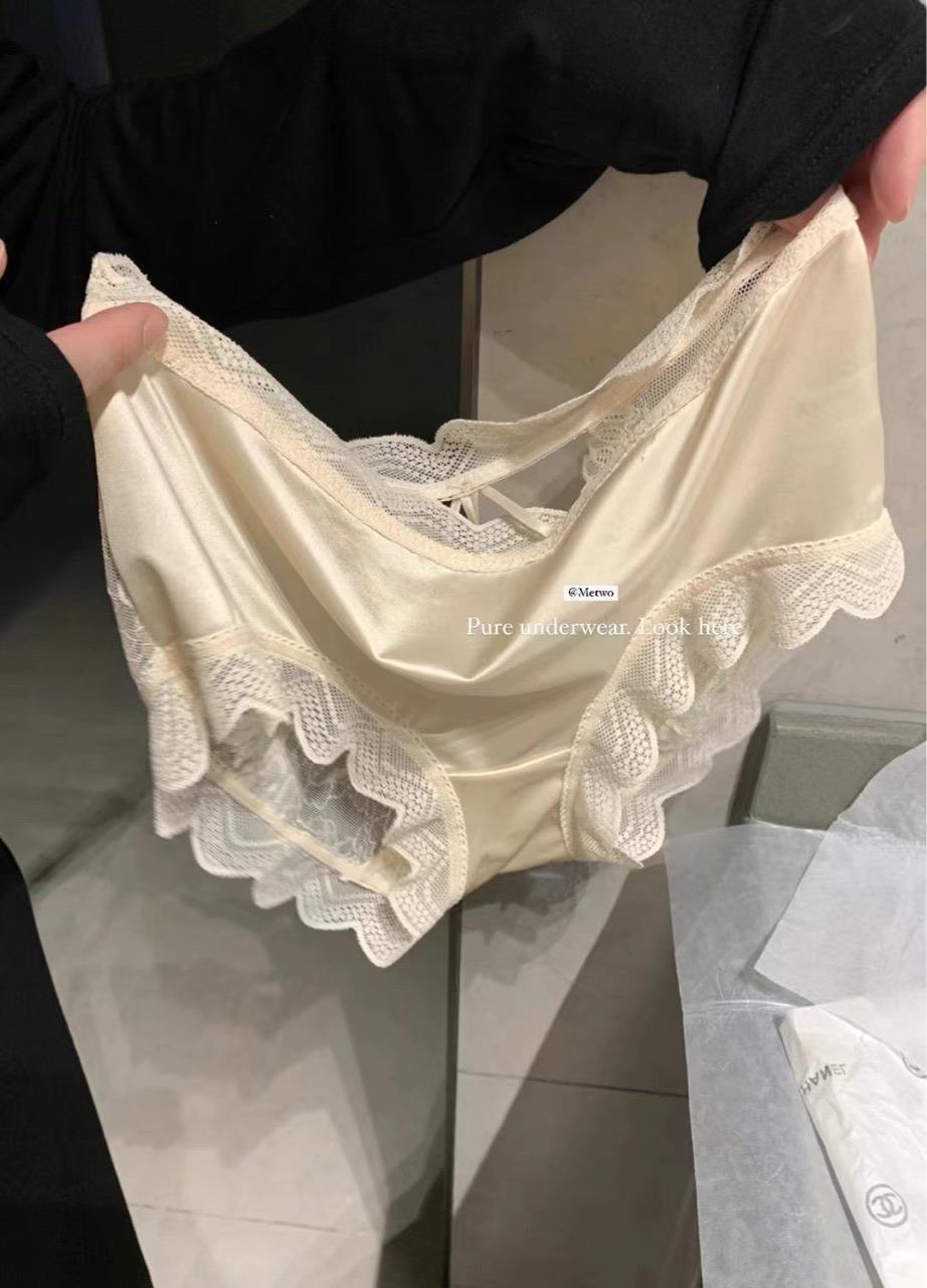 Tencel Underwear Lace Hollow Sexy Girl Briefs Ultra-Thin Seamless Breathable Shorts Lightweight Girl Style