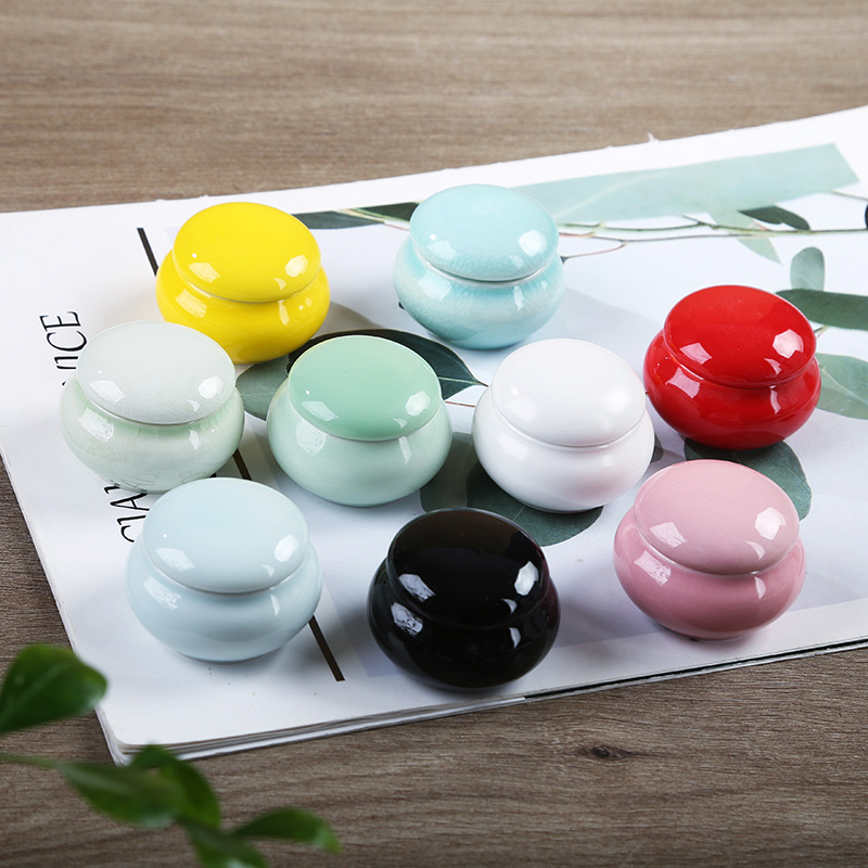 Mini Ceramic Powder Jar Small Ceramic Jar Portable Travel Cosmetic Skincare Bottle Ceramic Bottle Sealed Jar Ointment Jar