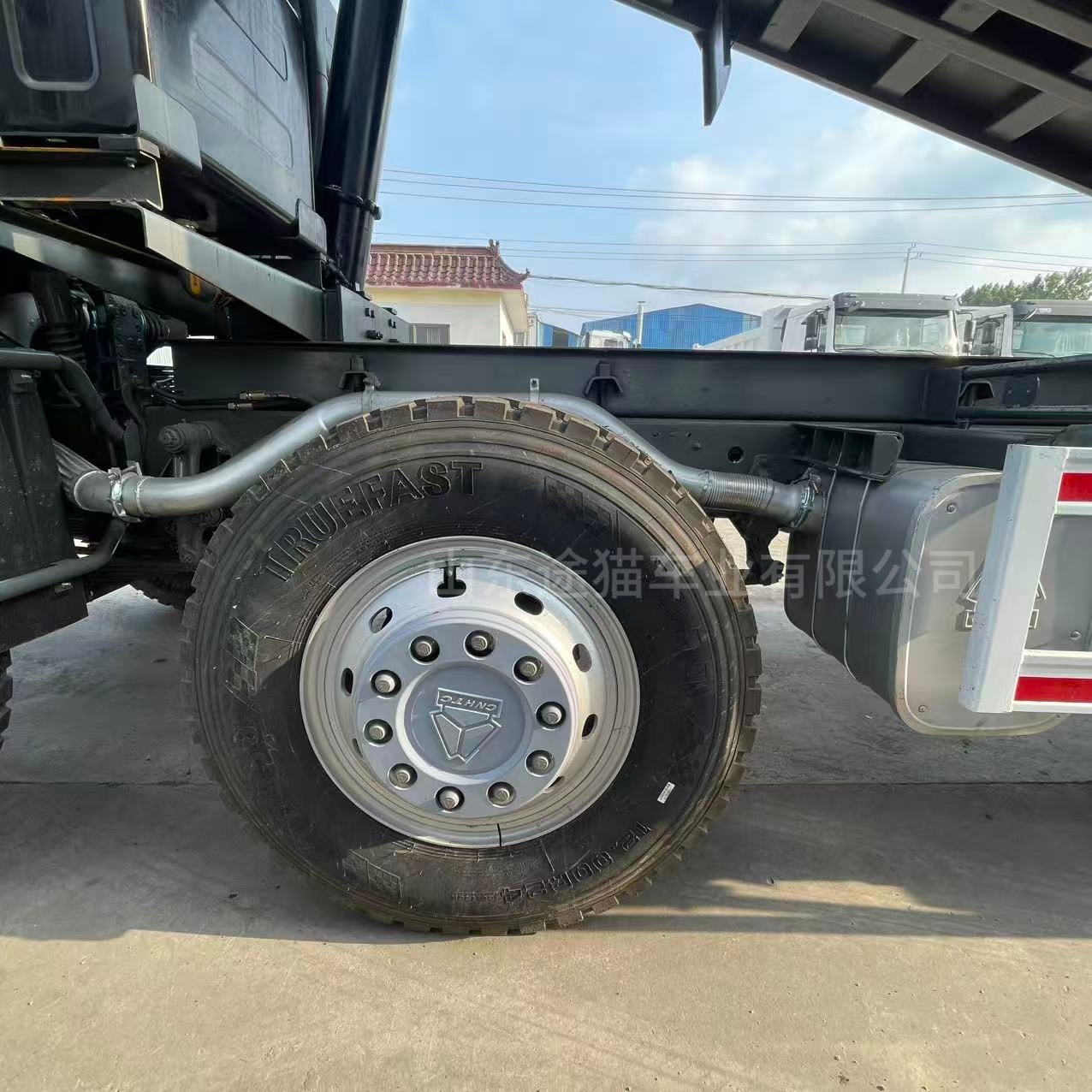 Sinotruk Howo Front-Four-Wheel-Drive and Rear-Eight-Wheel-Drive Dump Truck, 90% New, 8×4 Dump Truck, 371/375 Horsepower Engineering Dump Truck