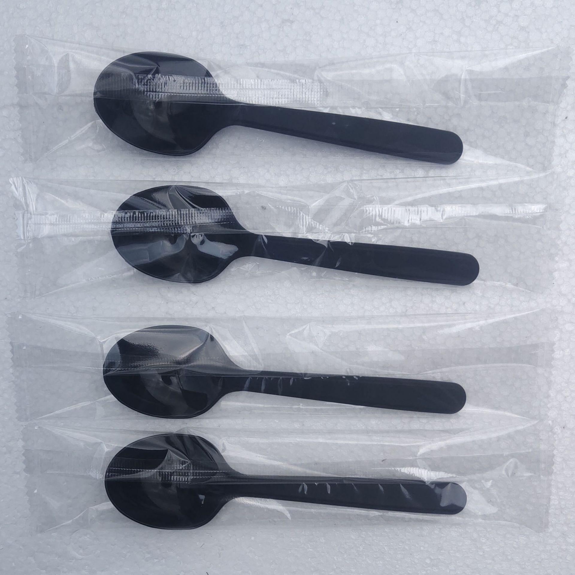 一次性胶勺子木勺子木质叉子刀子水果插自动下料包装机opp装袋机