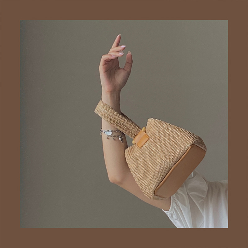 Cute Straw Handbag for Girls, 2026 New Niche Style, Unique Summer Chain Bag, Single Shoulder Woven Bag, Trendy