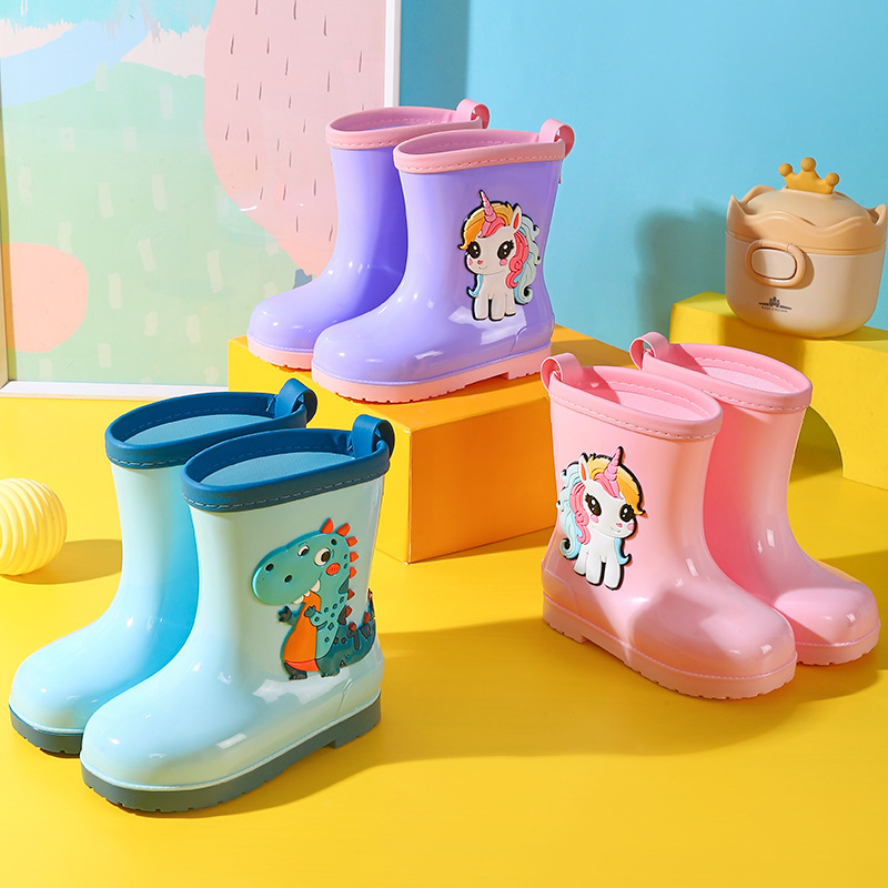 子供用レインブーツ、かわいい漫画の綿の厚みのある幼稚園の赤ちゃんの暖かく防水性のある中型および大型の子供用滑り止めゴム靴レインブーツ|undefined