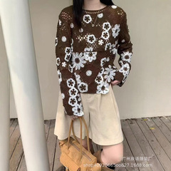 2025早秋新款爆款泰式小众钩花镂空针织衫女设计感长袖短上衣罩衫