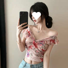 一字肩印花扭结短袖抹胸T恤女夏季设计感修身收腰纯欲风短款上衣