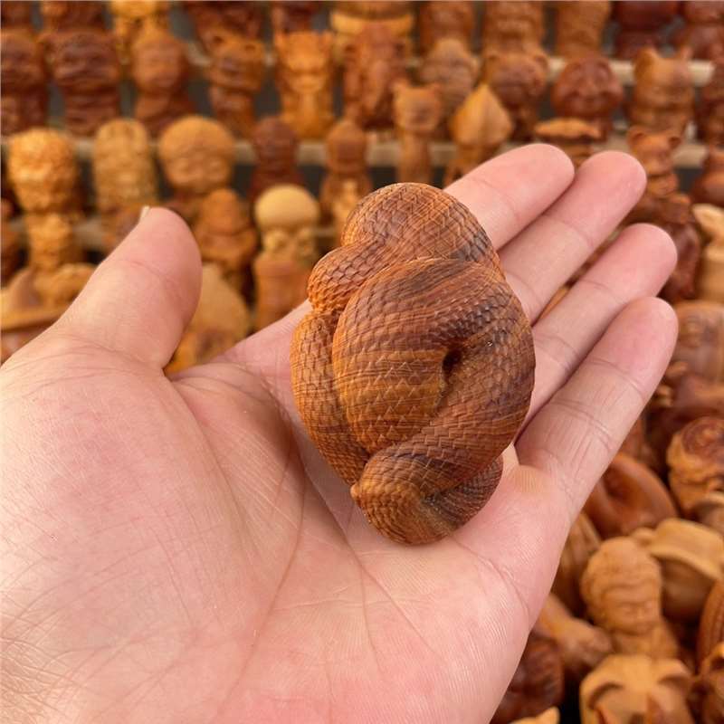 天然シダーウッド彫刻、高油古材、蛇の手持ち品、干支蛇の意味の装飾品、創造的な装飾品、工芸品|undefined