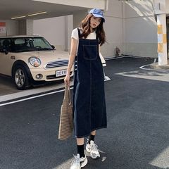 A字のスカートのデニムの背もたれのワンピースの女性の春秋の新型の復古のデザイン感の小さい大衆の長いスカートのスカートの春の服の2凌之