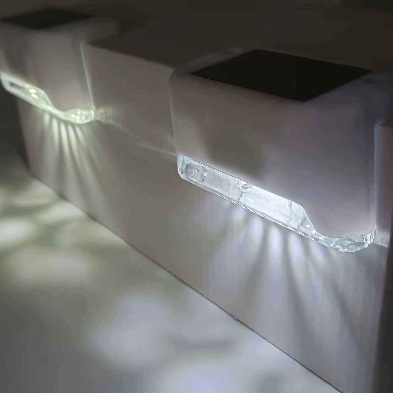 Luz de escalera solar al aire libre LED valla luz impermeable luz de la escalera patio barandilla luz Internet celebridad paso Luz