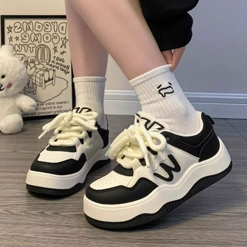 Американские ретро-хлебные туфли для женщин на весну и осень, черно-белые студенческие туфли с пандой на толстой подошве, оригинальные нишевые женские туфли, повседневные кроссовки