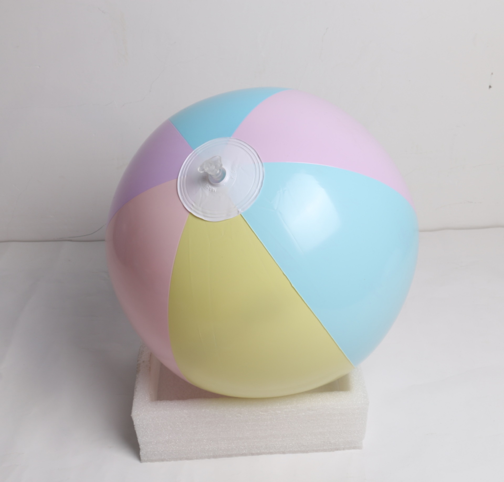 Bolas de macarrón de 16 cm en seis colores.