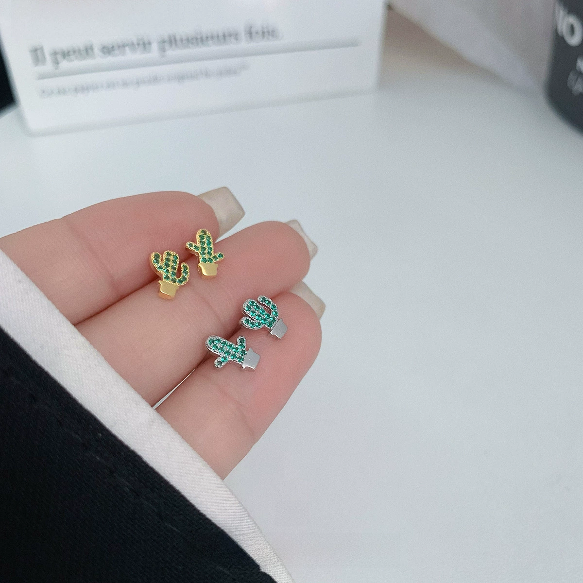 Серьги, небольшая асимметричная подвеска, пробы 925 серебро