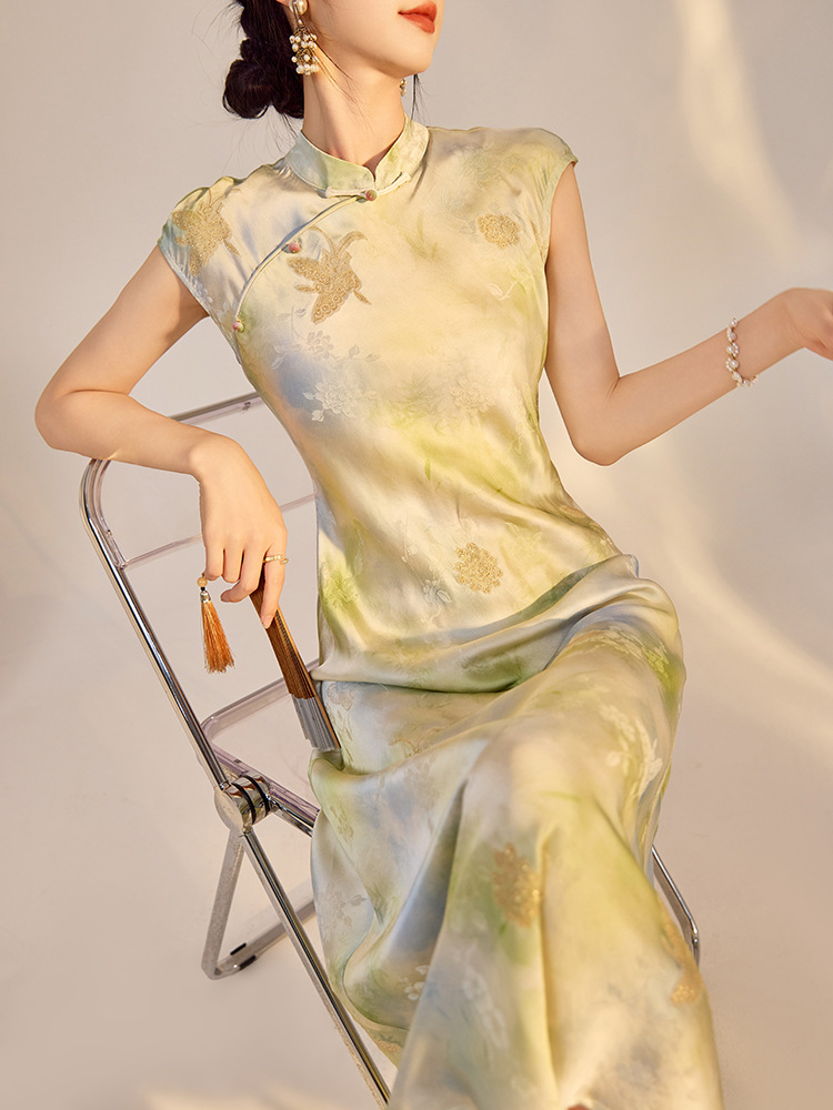 Váy Qipao cải tiến cao cấp phong cách Trung Quốc mới, in họa tiết tinh tế, cổ đứng ôm sát N5008 — Hiển thị màu xanh