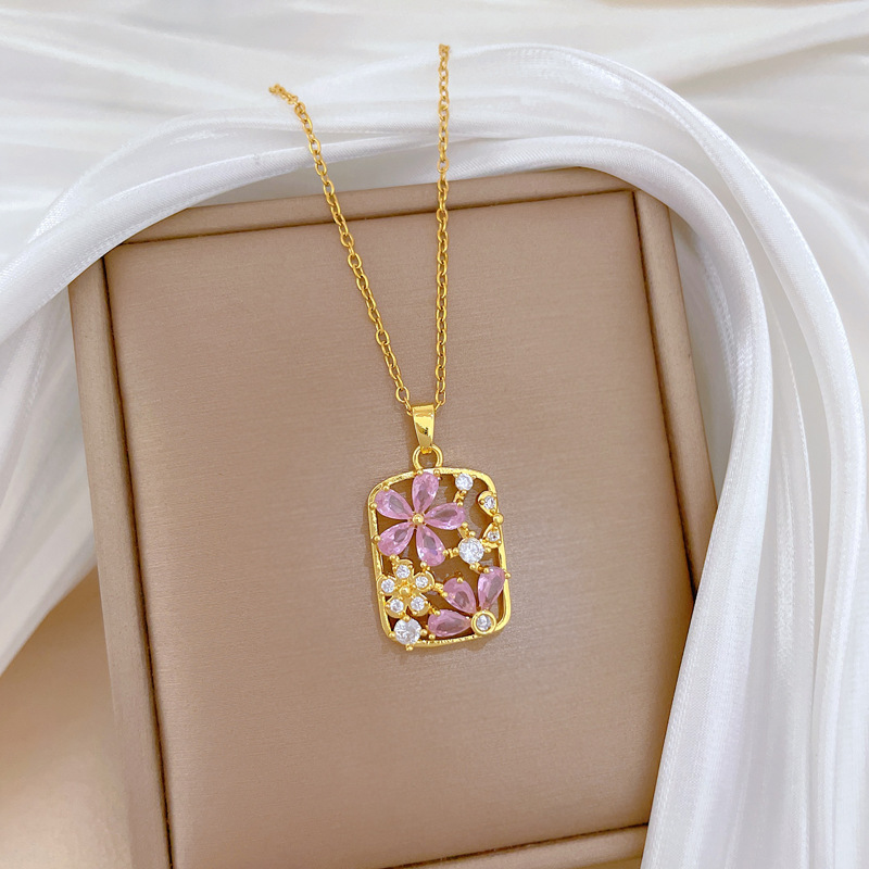 Gorgeous Square Diamond Necklace For Women Elegant Titanium Steel_voghion.com