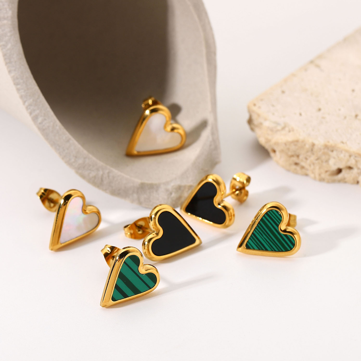 1 Pair Fashion Heart Plating Inlay Stainless Steel Shell Gold Plated Ear Studs display picture 2