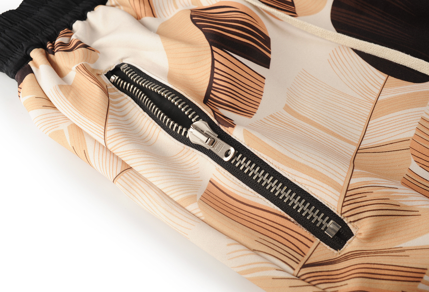 Title 17, Vintage Casual Loose Fitting Floral Leaf Shorts...