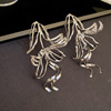 Silver silver needle, fashionable metal design earrings, wide color palette, simple and elegant design, trend of season