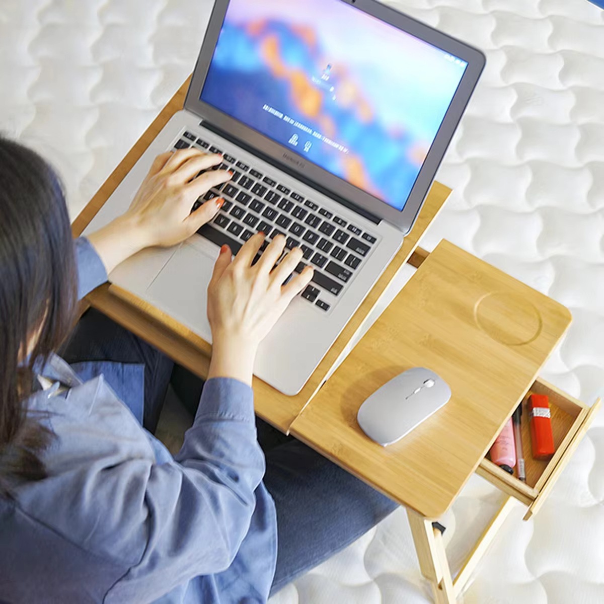 Mesa de computadora portátil plegable multifuncional Lotus ajustable y duradero pequeño cajón de bambú portátil para estudio y oficina