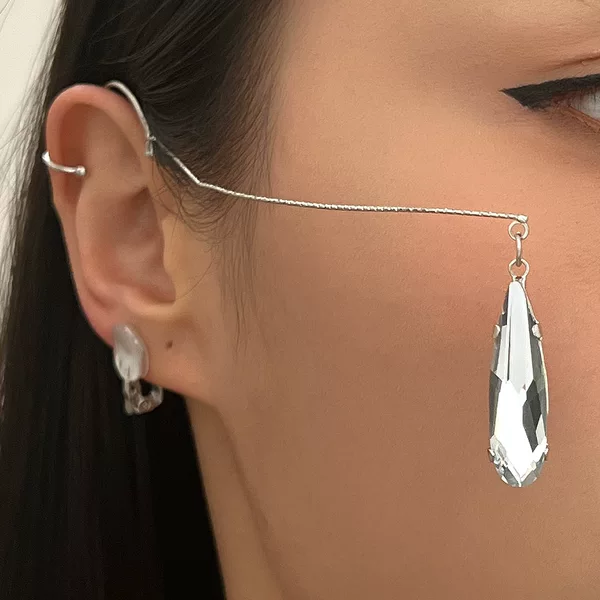 New cross-border water drop earrings for women, simple and unique niche design, rhinestone ear-hanging earrings with a high-end feel