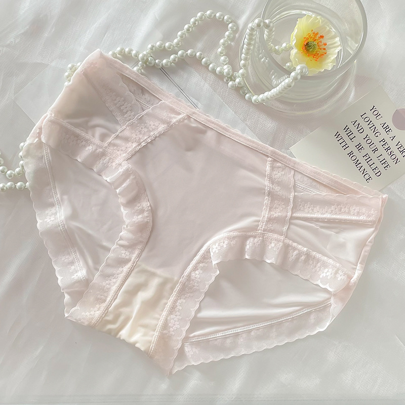 Ropa interior de encaje de las mujeres de verano delgada sin costuras cintura media sexy triángulo de seda de hielo pantalones cortos puro deseo transparente ropa interior de niña