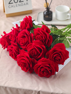 Rose artificial flower high-end 2024 new bouquet plastic flower flower arrangement ornaments living room decorations fake flowers