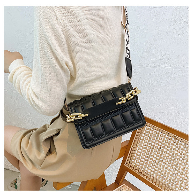 Simple Wide Shoulder Strap One-shoulder Small Square Bag Wholesale Nihaojewelry display picture 8