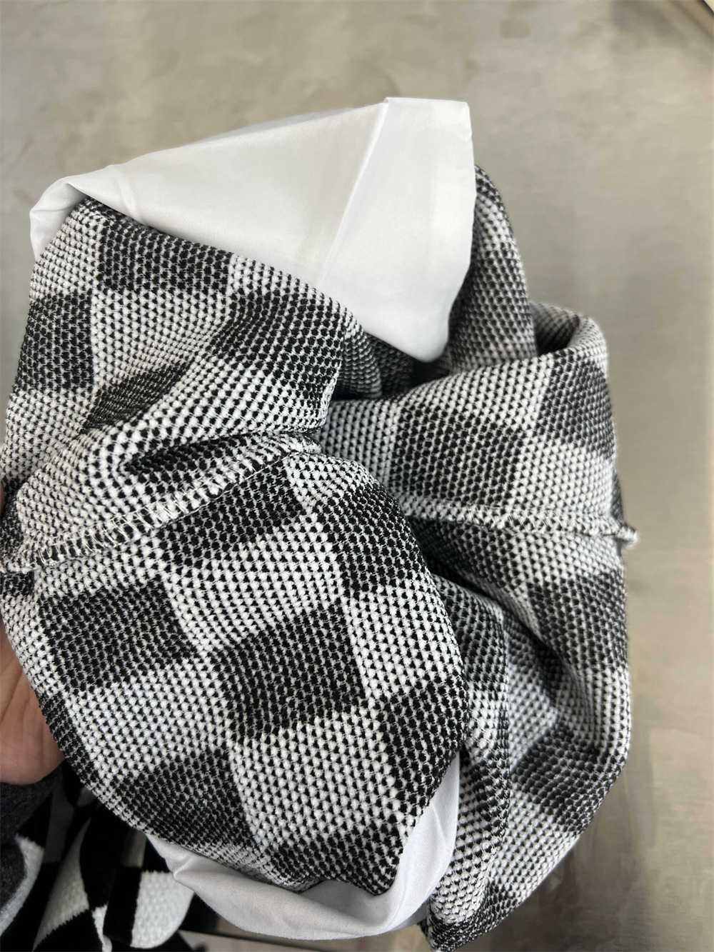 Çocuklar için kışlık kalınlaştırılmış, peluş satranç tahtası dama tahtası kapalı ayaklı özel teklif. İade edilebilir, iade edilemez_voghion.com