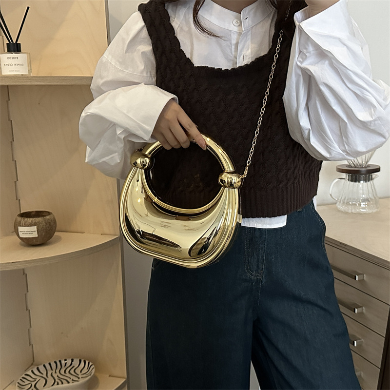 국경 간 여성 가방 2024 새로운 초승달 연회 손목 가방 로프 핸드백 아크릴 체인 크로스 바디 이브닝 백