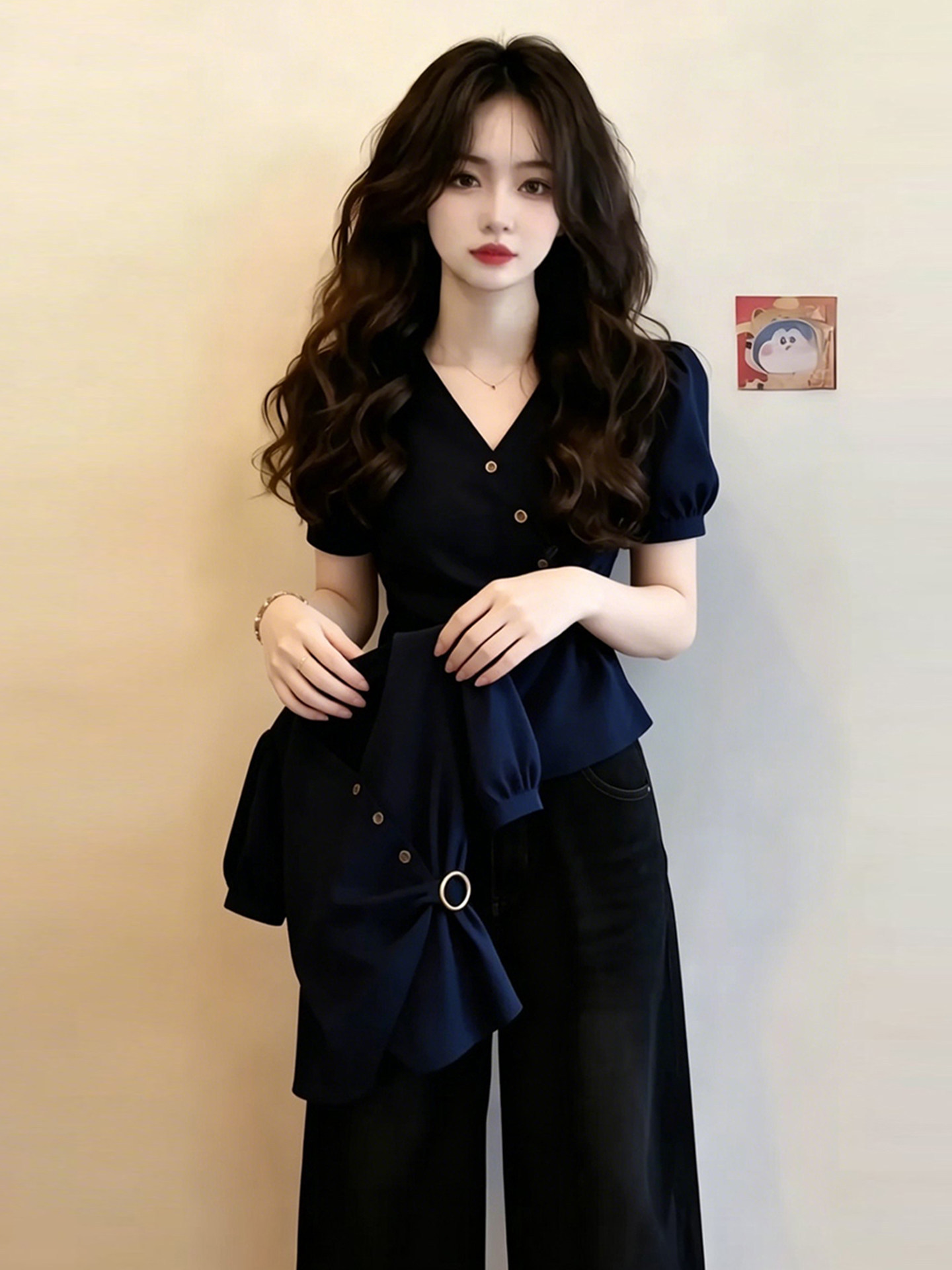 Áo sơ mi nữ cổ V tay ngắn thiết kế thời trang ôm dáng A1208 — Xanh lông mòng đen