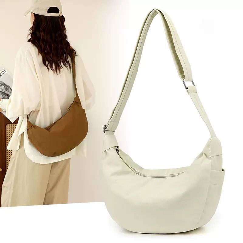 时尚休闲女斜挎包新款单肩包尼龙饺子包女士挎包简约轻便小布包包