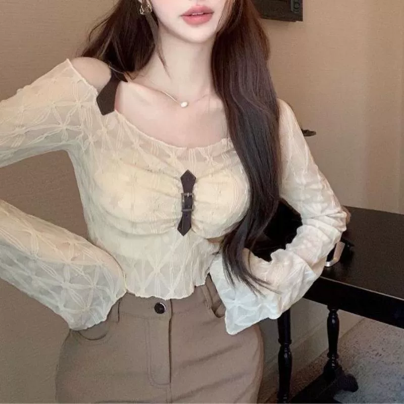 Летний топ 2025 года для женщин, с открытыми плечами, тонкими длинными рукавами, коротким драпированным дизайном, стильный, с защитой от солнца.