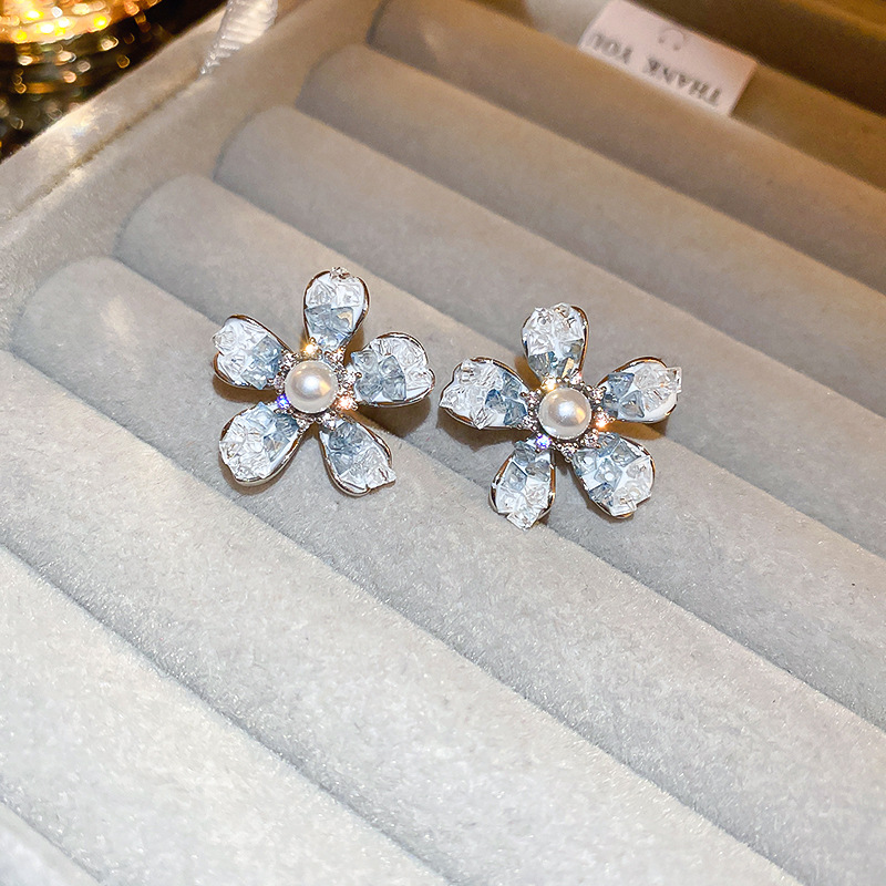 1 Pair Sweet Flower Artificial Crystal Ear Studs display picture 14