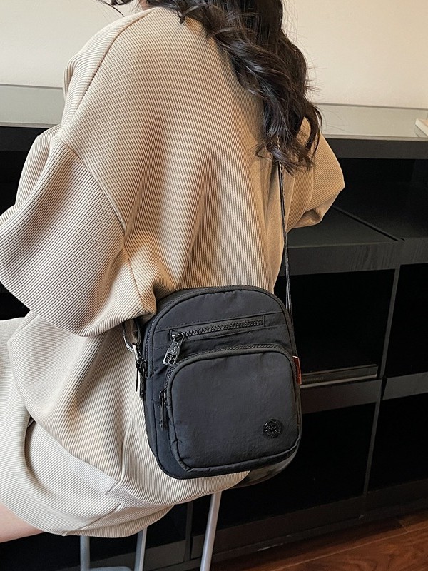 Bolso de tendencia transfronteriza para mujeres 2026 nuevo bolso de nylon ligero simple de viaje de hombro bolso de mujer