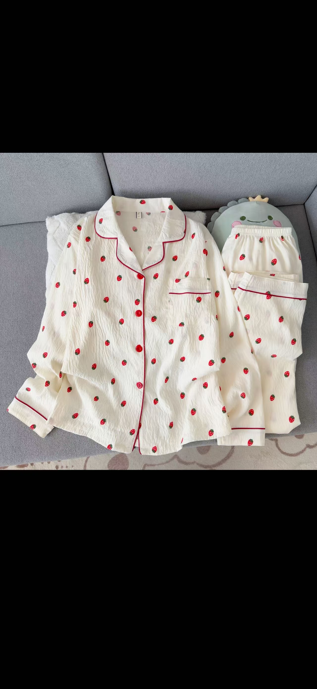 Algodón nublado al por mayor transfronterizo nuevo pijama de niña pantalones de manga larga delgados dulces dibujos animados impresión de ropa para el hogar set