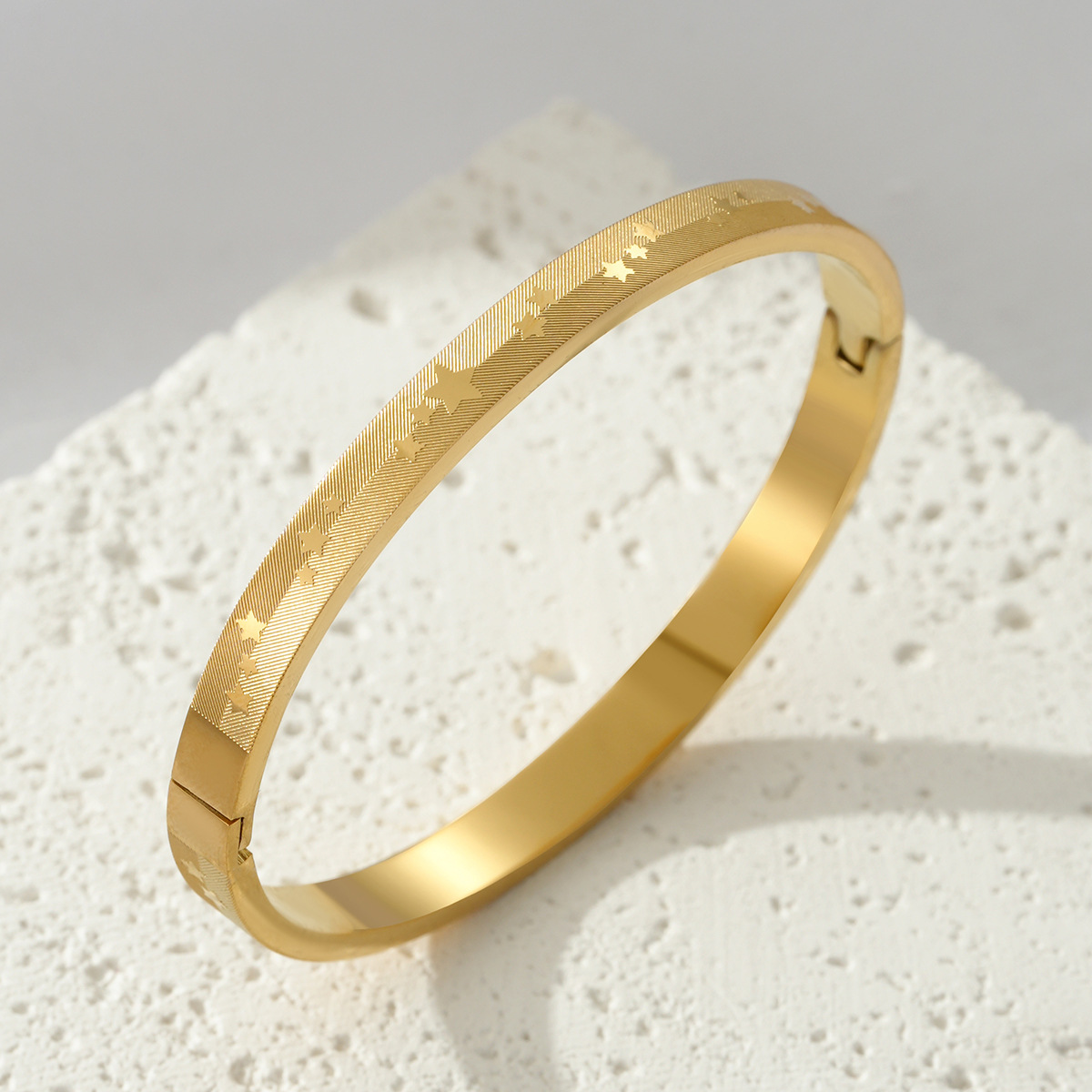 25g Weight Bangle Classification Titanium Steel Chain Material 1 Piece Quantity Holiday, Daily Occasion Titanium Steel Material Star Pattern Women's Gender Plating Design Basic, Classic Style Style Basic Classic Style Star Titanium Steel Bangle In Bulk 2