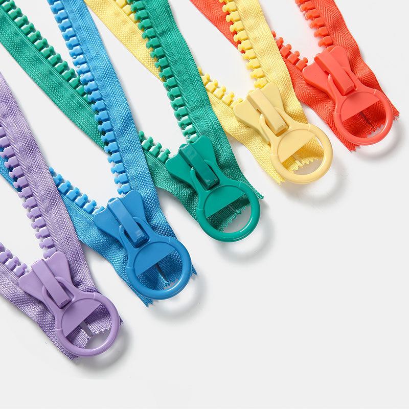 Customized Processing of No. 20 Resin Zippers, Manufacturer of Colored Open-End Zippers for Clothing, Jackets, Bags, and Accessories, Extra-Large Zippers