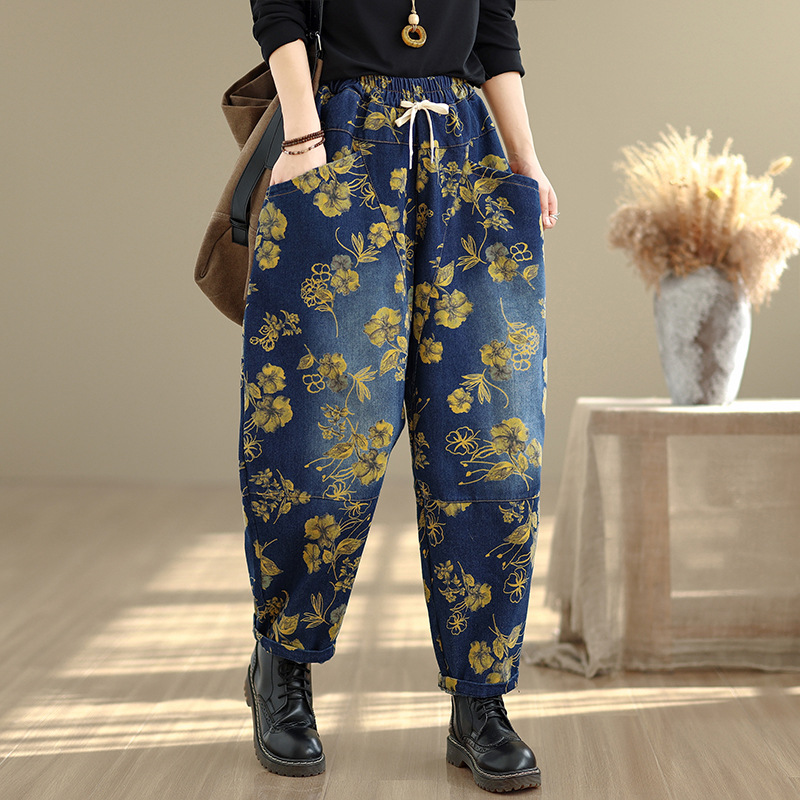 남색 바탕 금빛 꽃