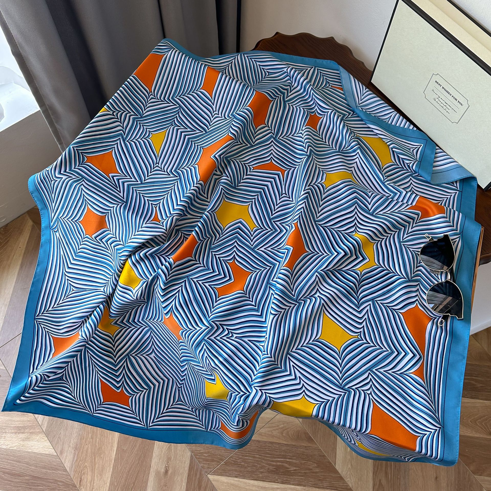 2023 Autunno Nuova Sciarpa di Seta A Righe Sciarpa Quadrata Edizione Coreana delle Donne Stampato Imitazione di Seta Fascia Protezione Solare Scialle_voghion.com