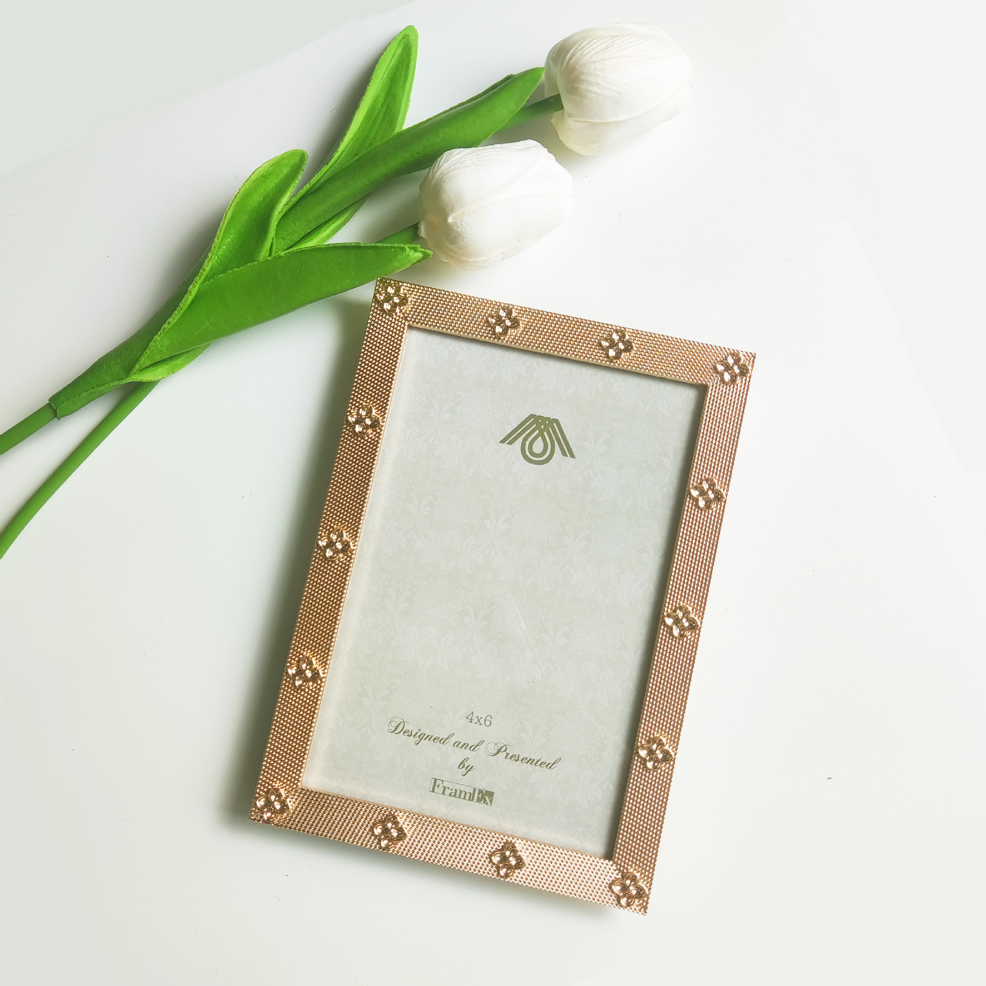 Light luxury 6-inch gold small flower photo frame metal decoration creative high-end gift wedding photo American European modern