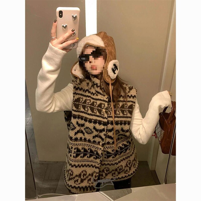 Korean Style Retro Lamb Wool Western Leaf Pattern Polar Fleece Jacket for Women Autumn and Winter High Collar Zipper Vest Top for Women